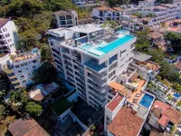 D'Terrace Luxury Residences, 3 BR Penthouse Suite, Infinity Pool, Panoramic View