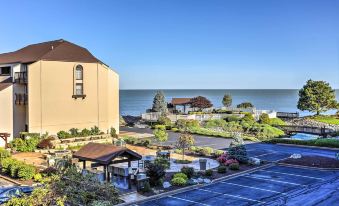 Waterfront Port Clinton Condo w/ Pool Access!