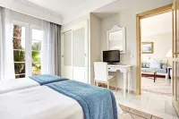 Grupotel Playa Club فنادق في Son Xoriguer