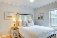 Walkable Thiensville Retreat Near Hiking!