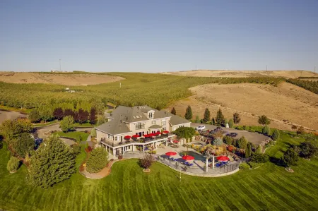 Cameo Heights Mansion and the Vine Fine Dining Restaurant