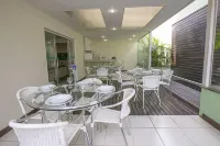 維羅那哈普拉斯長住公寓式飯店 - 游泳池
