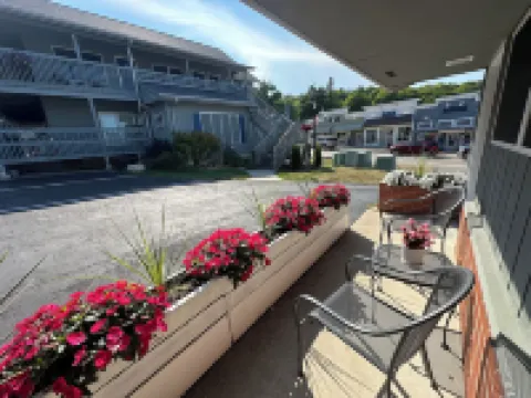 DownTown Inn Hotels in Sister Bay