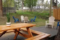 Updated Rustic Retreat Cabin Walk to Payette Lake - parking