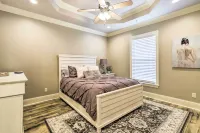Diamondhead Condo - Marina, Pool Access & Golfing! - Wifi