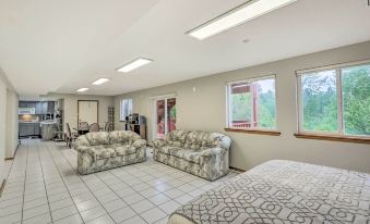 Spacious Kent Home Great for Large Families!