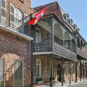 Place d' Armes French Quarter Hotel Отели рядом с достопримечательностью «Дом Герман-Грима»