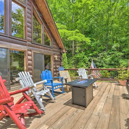 Smoky Mtn Cabin by Cataloochee Valley Elk Viewing!