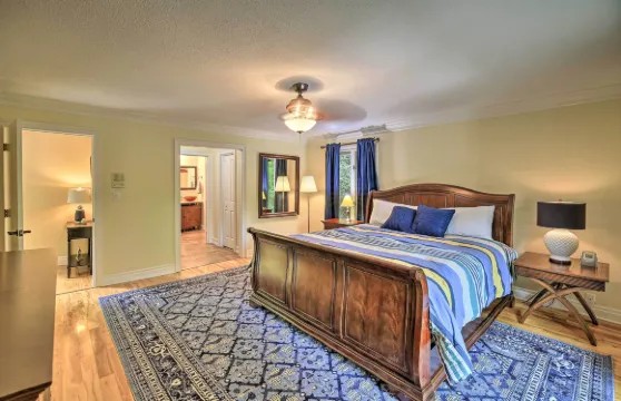 親切的家庭住所，設有諾里斯湖的碼頭！