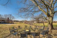 New- Family Friendly Ranch Home Near Nashville! (TA)