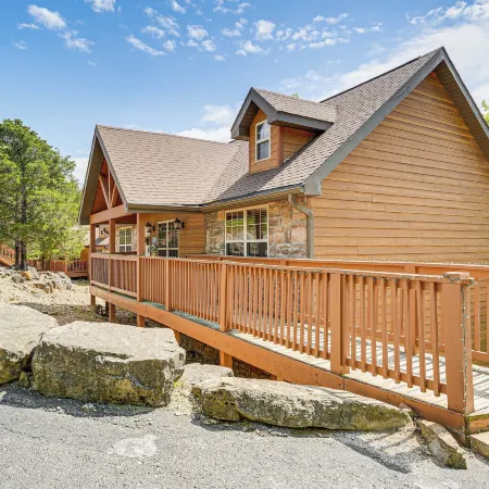 5 Mi to Silver Dollar City! Family Cabin Near Golf