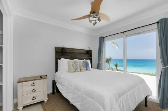Indigo House - The Coolest House On Exuma のホテル
