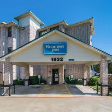 Rodeway Inn Carrollton I-35E Отели в г. Кэрролтон