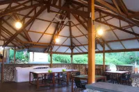 Nirwana Buton Villa Hoteles en Wolio