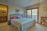 Emerald Gate Farm Cabin w/ on-Site Fishing Pond! - parking