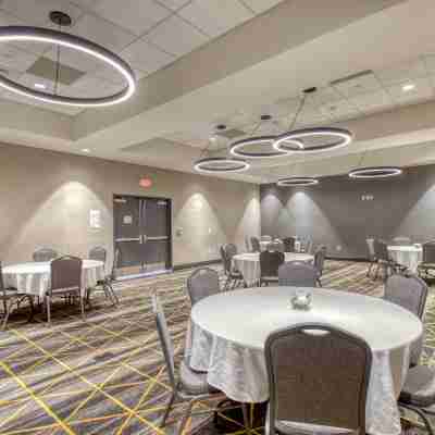 Holiday Inn APPLETON by IHG Dining/Meeting Rooms