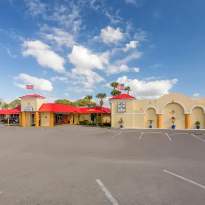 Howard Johnson by Wyndham Lakeland Hotels near Henley Field