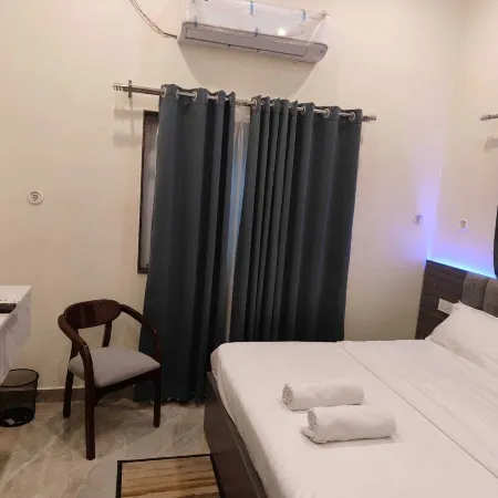 Raghupati Raghav Raja Ram Inn