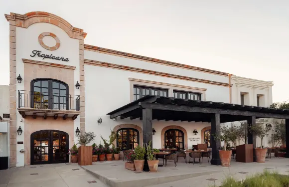 希爾頓塔佩斯特里精選洛斯卡沃斯熱帶酒店