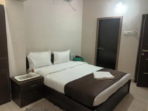 Hotel Pratistha Paradise โรงแรมใน