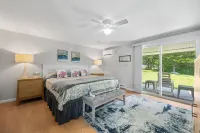 Unique Retreat w/ Private Patio, 4 King Beds & BBQ
