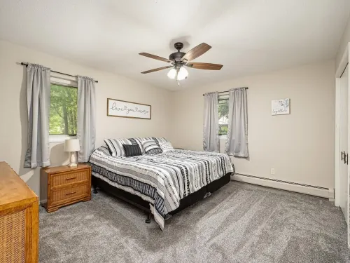 Lake home, 3 bd 3 bath, 2 car garage deck, dock, Video game, foosball, quiet bay