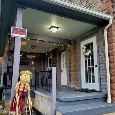 Charming 2 bedroom apartment in the town of Emporium, PA.