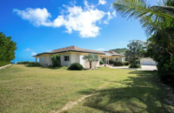 Direct Beachfront 6 BDR/en-suite /maid included. Excellent service. Rare gem (J)