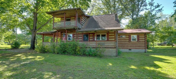 Spacious Yard + Fire Pit: Afton Family Cabin! Отели в г. Грин