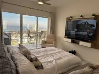 3BR Oceanview retreat with AC, Sleep 8, Gated, Top floor, Pool, Security 24/7