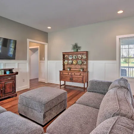 Morrisonville Manor w/ Fire Pit & Hot Tub!