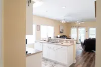 Charming 1-bedroom villa in Sunset Beach with Kitchen, AC, WiFi 3713