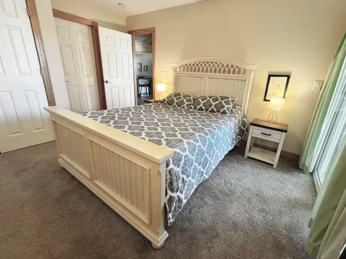 One level 4 Bedroom House with Pool, Large Docks, Canal Access - The Turtle Club