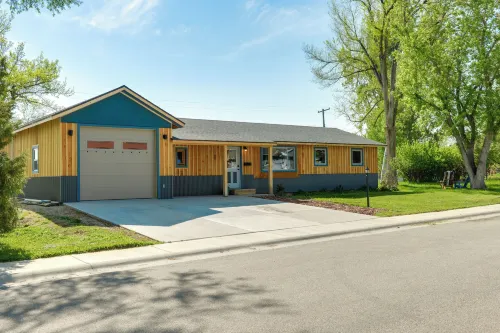 Family-Friendly Lander Home Rental Yard, Patio! - 3-Star