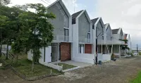 Vila Arabella Hotels in Mulyoagung