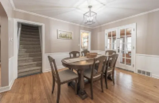 Charming 3-bedroom house with WiFi, AC in amazing Rockford