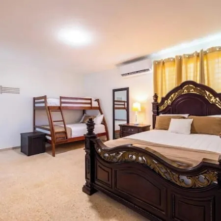 Chris Guest House, 2nd Floor with Shared Pool