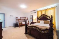 Chris Guest House, 2nd Floor with Shared Pool