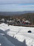 Marvelous Panoramic Mountain Views All Year, Private,Club,Skiing Slopes nearby!