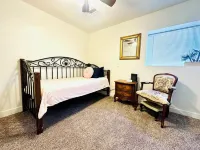 Terrific, CLEAN 4-bedroom house in Thatcher with WiFi, AC Hotels in Thatcher
