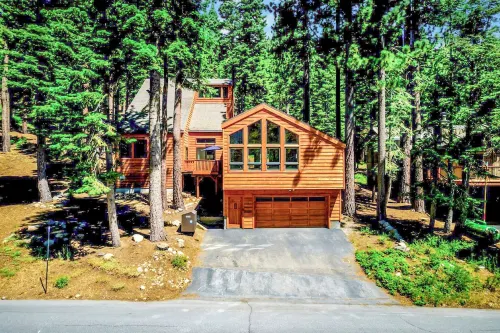 Your Peaceful Getaway - Lake Tahoe Luxury Chalet w/ Gym & Theater