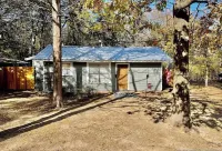 Cozy & Comfortable - close to Lake Texoma ( plus 40 amp RV HookUp)