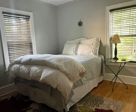 EAA Home Rental. Walking Distance to UWO Shuttle. Отели рядом с достопримечательностью «Университет Висконсин в Ошкош»