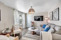 Proximity to Winery and Close to Beach - Stunning Getaway فنادق في Algoma