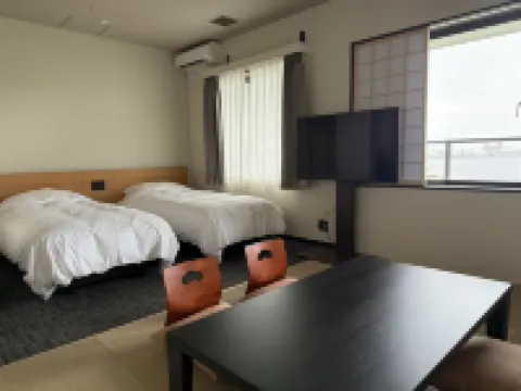 Yokohama Minatomirai Manyo Club