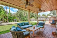 Spacious Modern Home with Pool and Relaxation - Stylish Tranquil Oasis