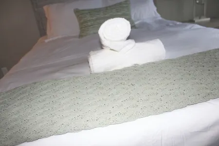 2-bedroom apartment in W. Des Moines.  Close to Jordan Creek mall, DMU, Top Golf