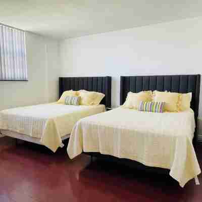 Cozy 1-bedroom apartment in fabulous Sunny Isles Beach with WiFi, fitness room Rooms