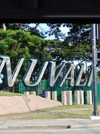 Cozy 1-bedroom condo with AC, WiFi in serene Silang Kitchen mini karaoke.