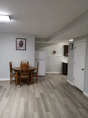 Cozy apartment in London, Ontario Canada